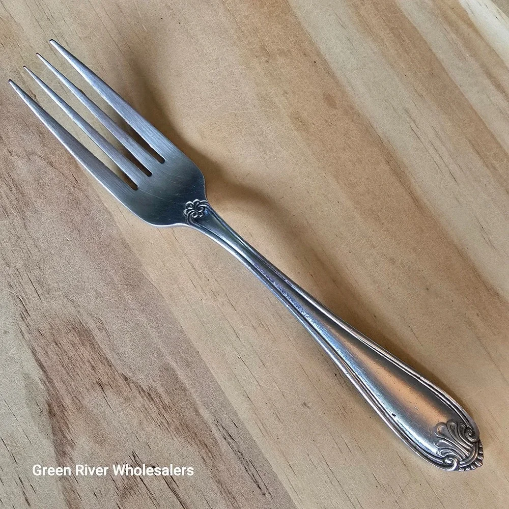 Northland Stainless Korea Dinner Fork Scroll Shell Pattern‎ 7.25 Inch Flatware
